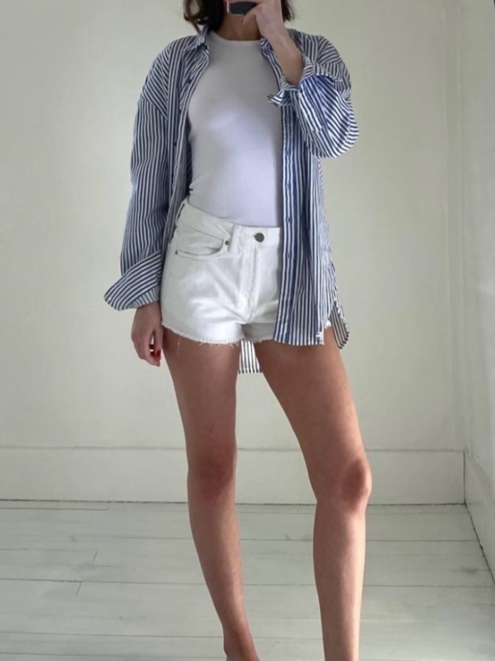 Aritzia Talula White Frayed Hem Women’s Denim Shorts